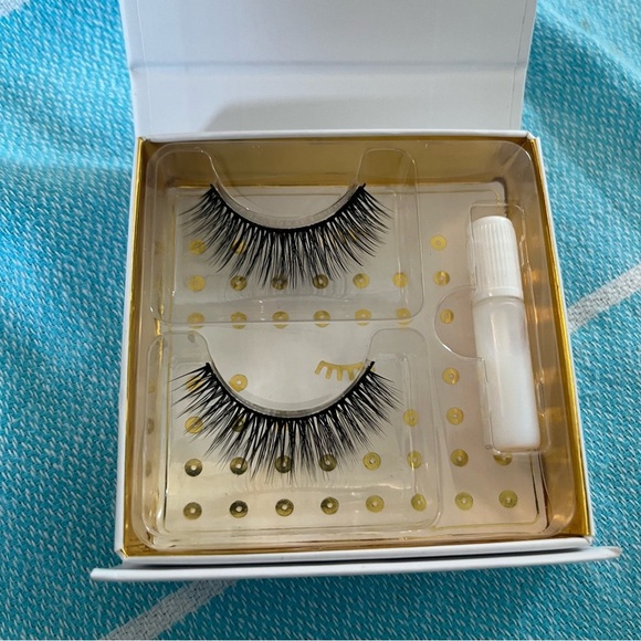 Make up bundle never used - BRAND NEW - Picture 3 of 7